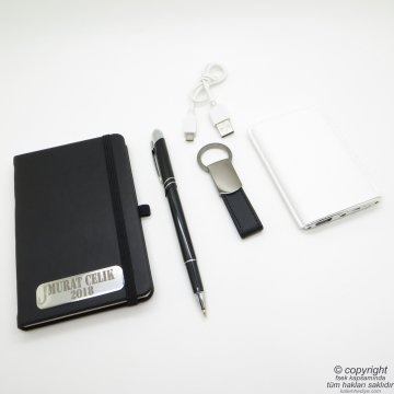 Wings Bred Siyah Hediyelik Set | İsme Özel | 6000mAh Powebank + Anahtarlık + Roller Kalem | Hepsi İsme Özel