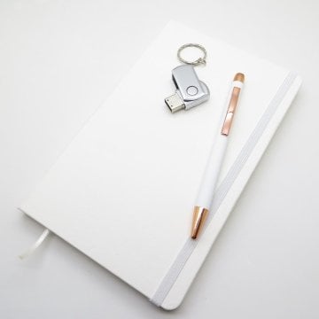 Wings SG166 İsme Özel Beyaz Defter + 16GB Usb Bellek + Touch Kalem Set | Hepsi İsme Özel