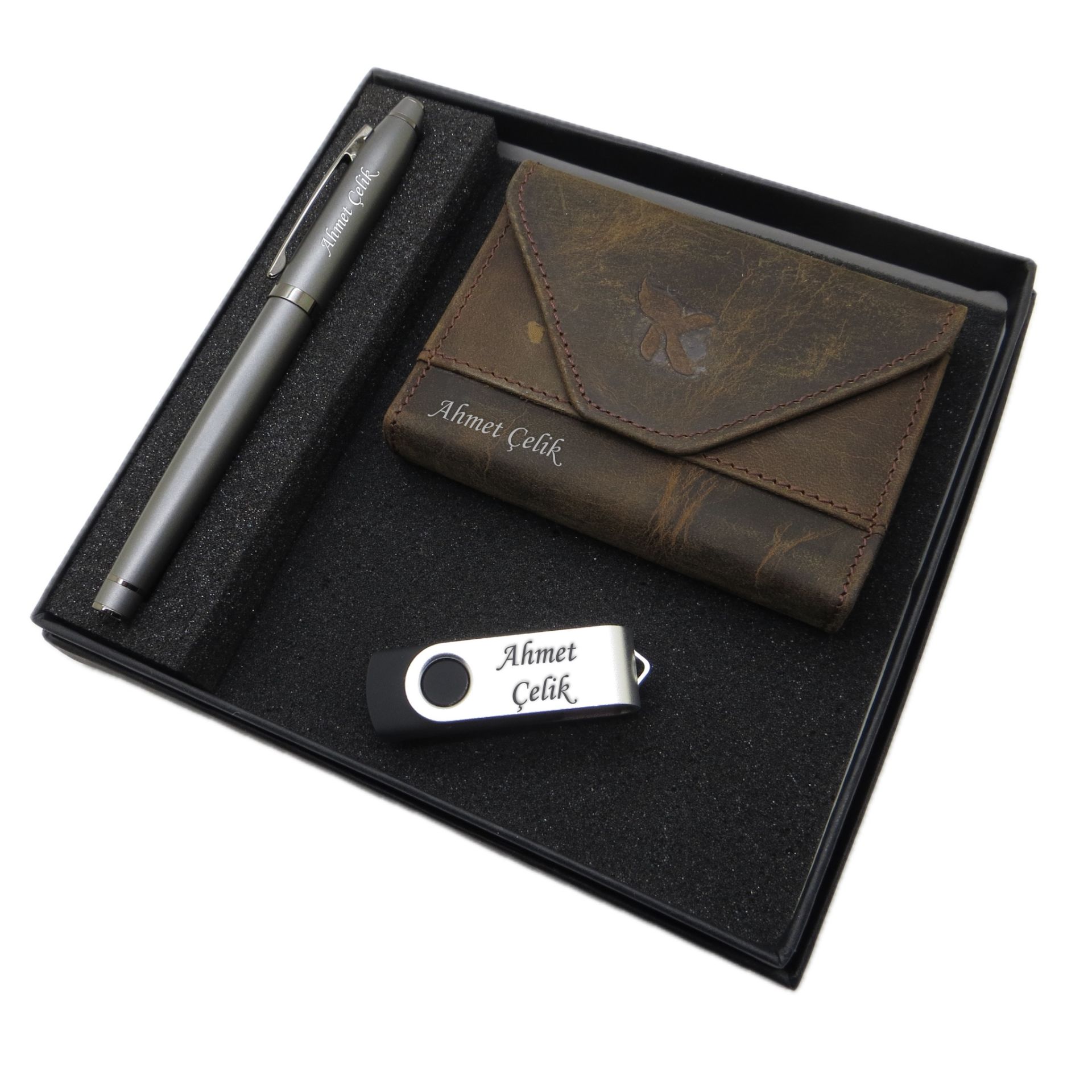 Signator D335  İsme Özel Set - Deri Kartlık + 32Gb. Usb Bellek  + Kalem Seti | İsme Özel Hediyelik Set