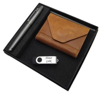 Signator D336  İsme Özel Set - Deri Kartlık + 32Gb. Usb Bellek  + Kalem Seti | İsme Özel Hediyelik Set