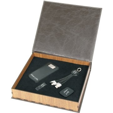 Wings Hunter Hediyelik Set | İsme Özel | 5000 Mah. Powerbank + 16Gb. Usb + Telefon Tutucu + Işıklı Kablo Seti  | Hepsi İsme Özel