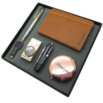 Signator® Argilla | Kişiye Özel Set - 32 Gb. Anahtar Usb Bellek + Saatli Çakmak + Not defteri  + Çok Fonksiyonlu Çakı + Kalem ve El Aynası | İsme Özel Hediyelik Set
