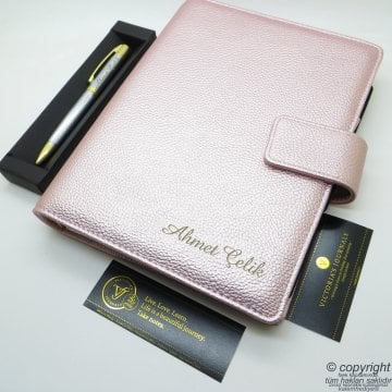 İsme Özel Tarihsiz Haftalık Organizer ve Kalem 15x21 | Soft Pink
