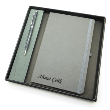 Signator® Codex | N106 Kişiye Özel Defterli Set - İsme Özel Gri Kalem + İsme Özel Gri Defter | İsme Özel Kutusunda Hediyelik Set