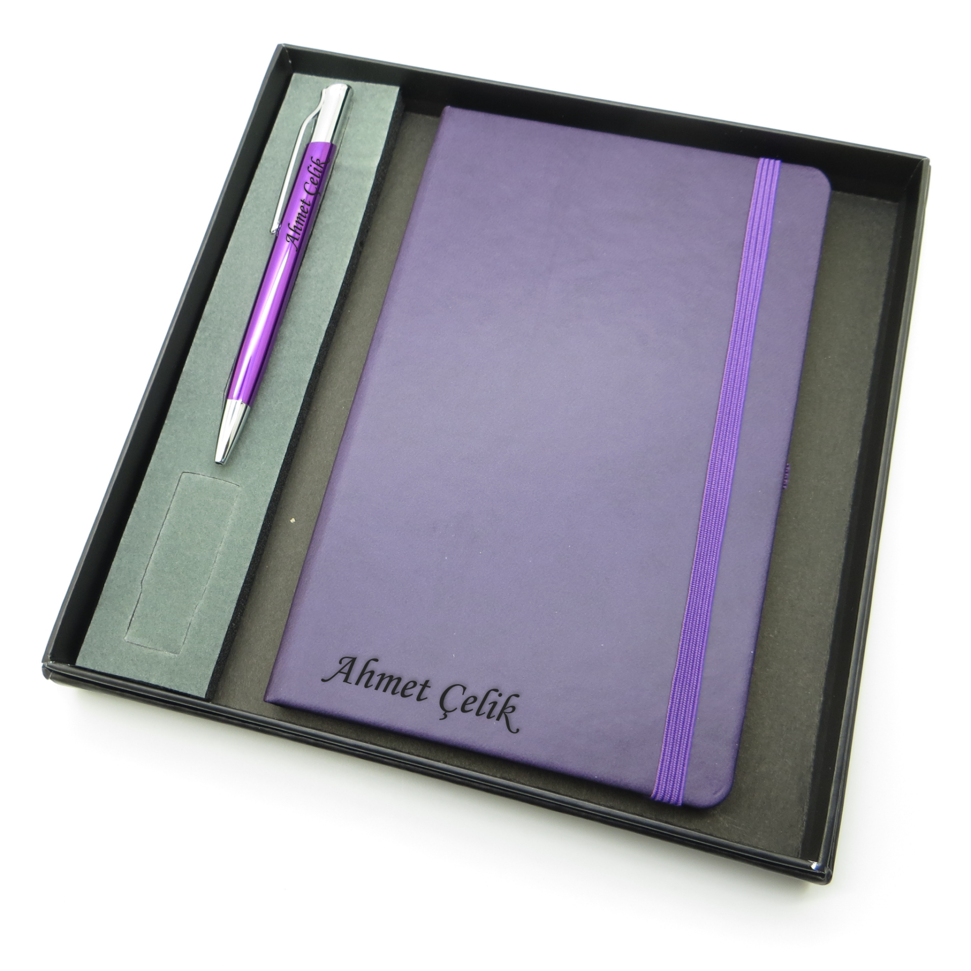 Signator® Codex | N109 Kişiye Özel Defterli Set - İsme Özel Mor Kalem + İsme Özel Mor Defter | İsme Özel Kutusunda Hediyelik Set