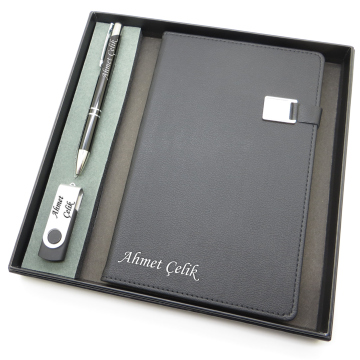 Signator® Codex | N124 Kişiye Özel Defterli Set - İsme Özel Siyah Kalem + İsme Özel Siyah Defter + İsme Özel Usb Bellek| İsme Özel Kutusunda Hediyelik Set