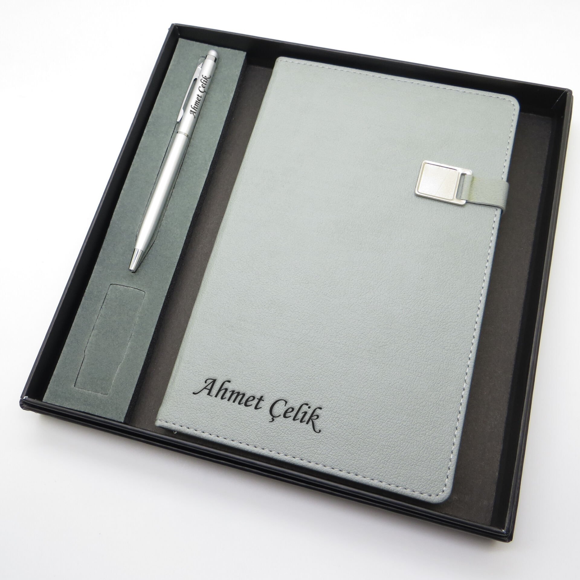 Signator® Codex | N125 Kişiye Özel Defterli Set - İsme Özel Gümüş Kalem + İsme Özel Gri Defter | İsme Özel Kutusunda Hediyelik Set