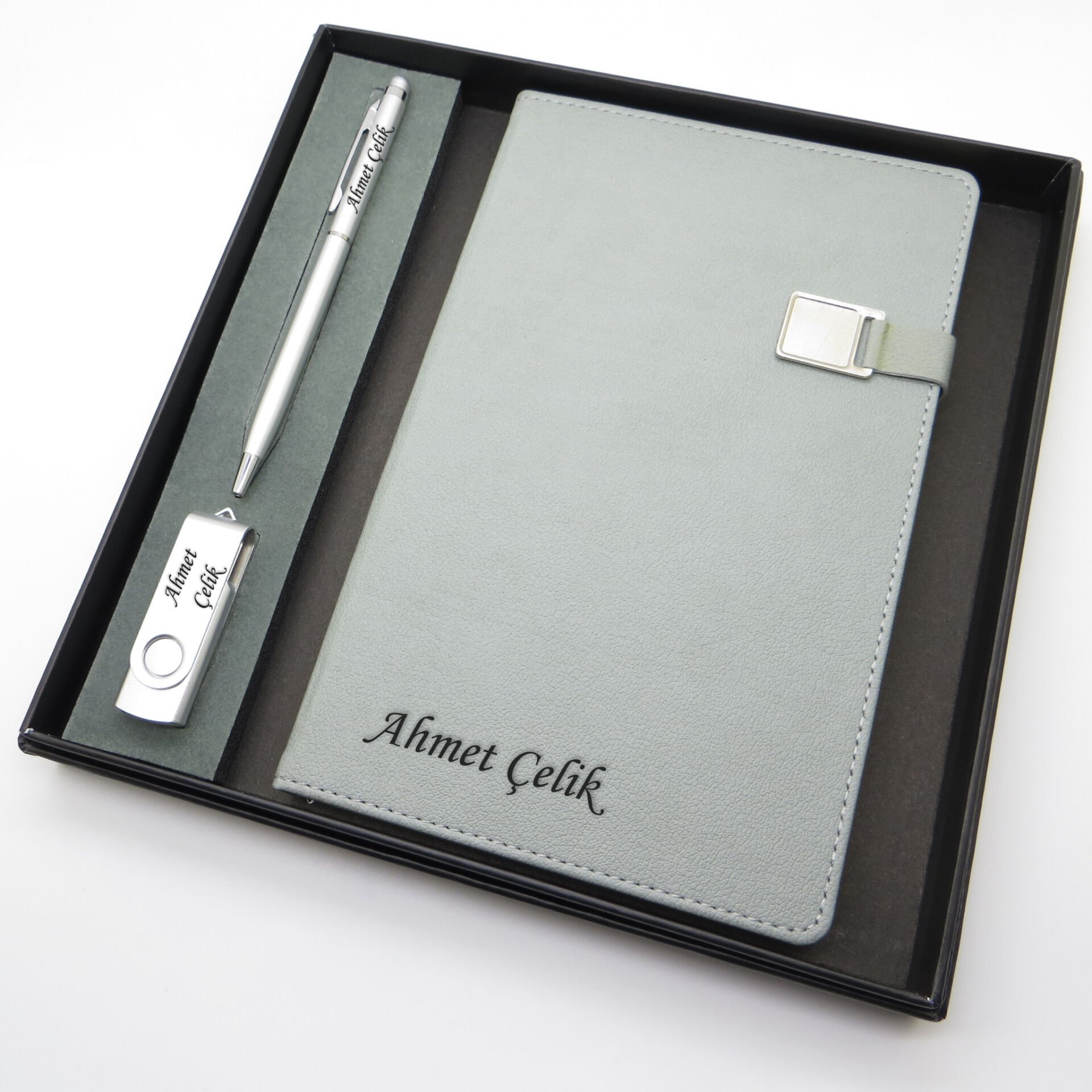 Signator® Codex | N126 Kişiye Özel Defterli Set - İsme Özel Gümüş Kalem + İsme Özel Gri Defter + İsme Özel Usb Bellek| İsme Özel Kutusunda Hediyelik Set