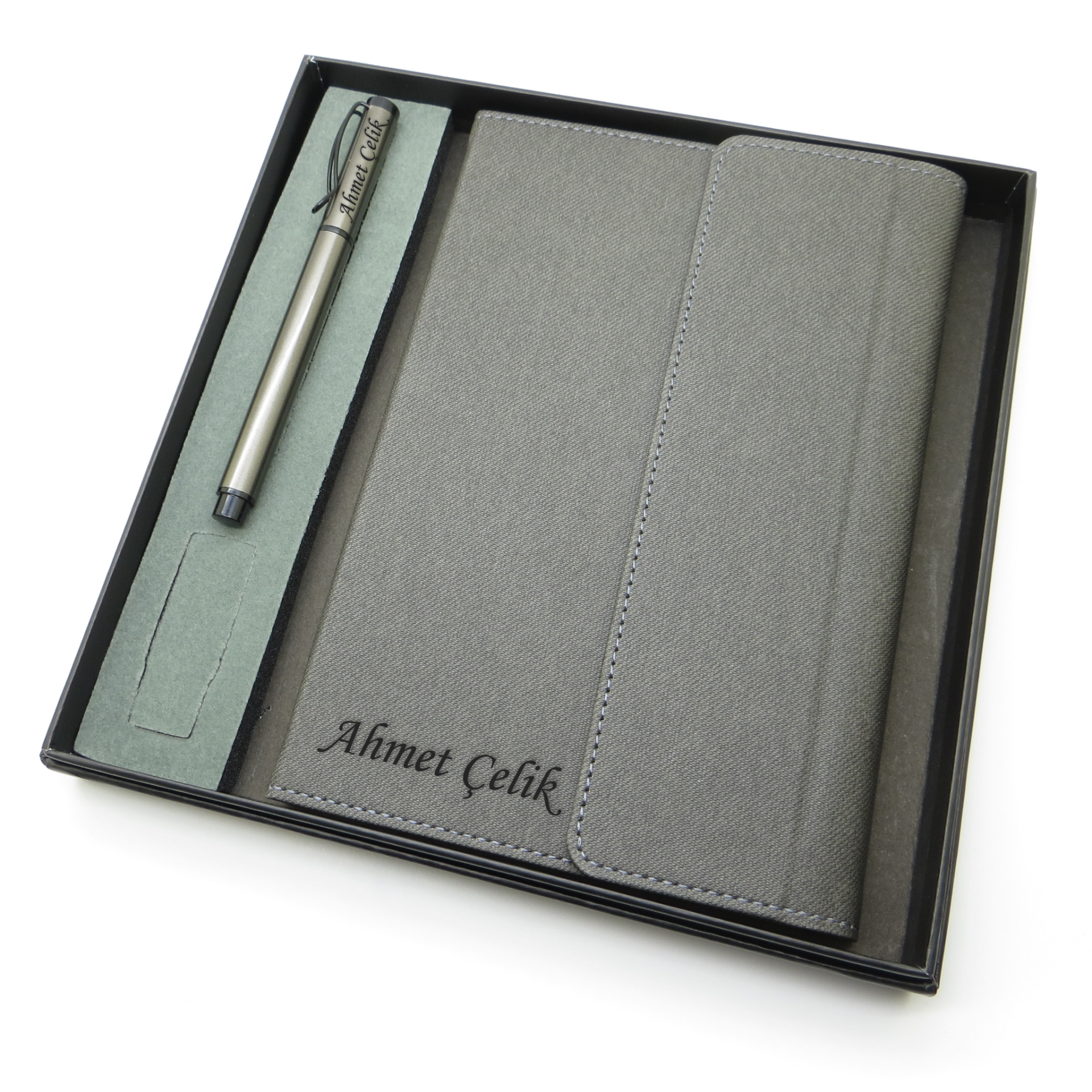 Signator® Codex | N140 Kişiye Özel Defterli Set - İsme Özel Gri Kalem + İsme Özel Gri Defter | İsme Özel Kutusunda Hediyelik Set