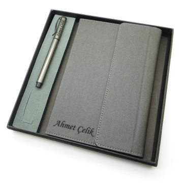 Signator® Codex | N140 Kişiye Özel Defterli Set - İsme Özel Gri Kalem + İsme Özel Gri Defter | İsme Özel Kutusunda Hediyelik Set