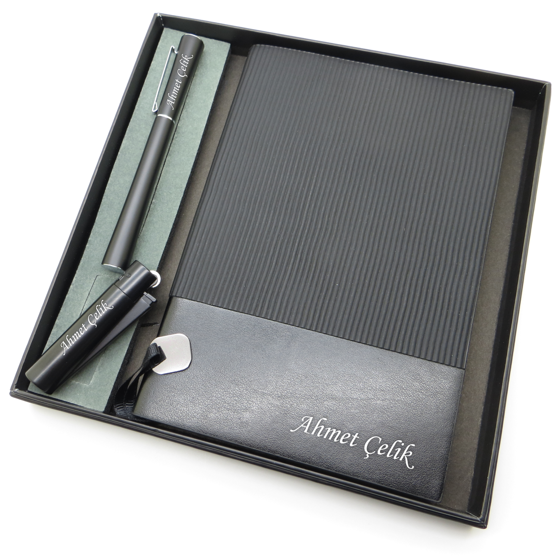 Signator® Codex | N153 Kişiye Özel Defterli Set - İsme Özel Siyah Kalem + İsme Özel Siyah Defter + İsme Özel Siyah Çakmak | İsme Özel Kutusunda Hediyelik Set