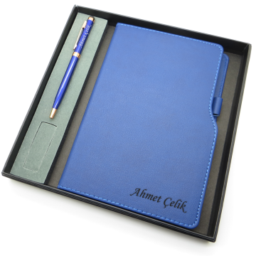 Signator® Codex | N156 Kişiye Özel Defterli Set - İsme Özel Mavi Kalem + İsme Özel Mavi Defter | İsme Özel Kutusunda Hediyelik Set