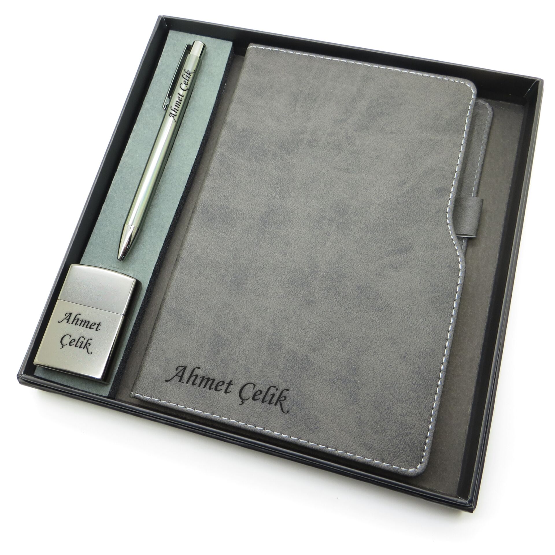 Signator® Codex | N164 Kişiye Özel Defterli Set - İsme Özel Gri Kalem + İsme Özel Gri Defter + İsme Özel Gümüş Çakmak | İsme Özel Kutusunda Hediyelik Set