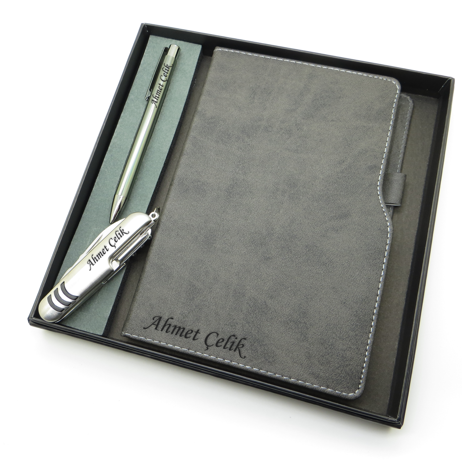 Signator® Codex | N165 Kişiye Özel Defterli Set - İsme Özel Gri Kalem + İsme Özel Gri Defter + İsme Özel Gümüş Çakı | İsme Özel Kutusunda Hediyelik Set