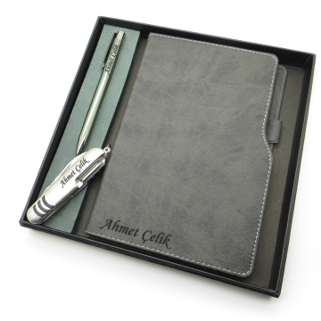 Signator® Codex | N165 Kişiye Özel Defterli Set - İsme Özel Gri Kalem + İsme Özel Gri Defter + İsme Özel Gümüş Çakı | İsme Özel Kutusunda Hediyelik Set