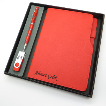 Signator® Codex | N167 Kişiye Özel Defterli Set - İsme Özel Kırmızı Kalem + İsme Özel Kırmızı Defter + İsme Özel 32 GB Usb Bellek| İsme Özel Kutusunda Hediyelik Set