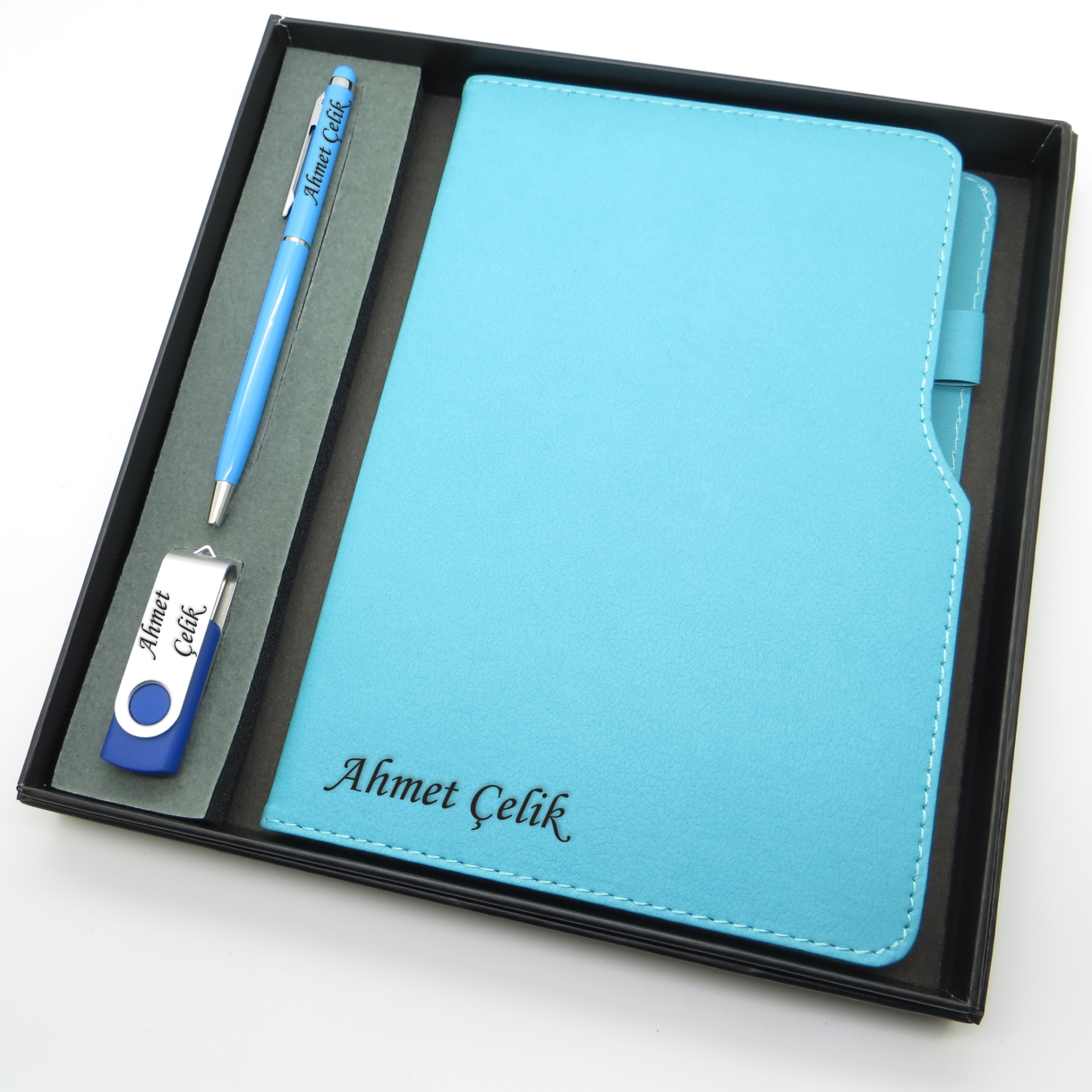 Signator® Codex | N177 Kişiye Özel Defterli Set - İsme Özel Turkuaz Kalem + İsme Özel Turkuaz Defter + İsme Özel 32 GB Usb Bellek | İsme Özel Kutusunda Hediyelik Set