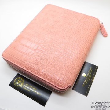 Crocodile İsme Özel Fermuarlı Folder Tarihsiz Organizer ve Kalem 15x21 | Rose