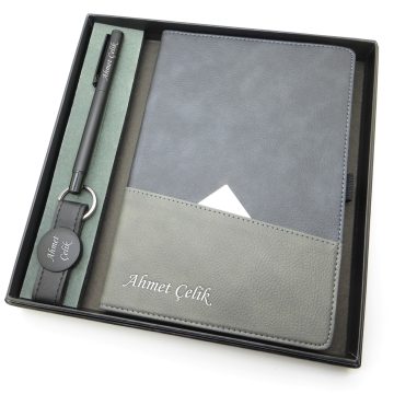 Signator® Codex | N185 Kişiye Özel Defterli Set - İsme Özel Siyah Kalem + İsme Özel Siyah Defter + İsme Özel Siyah Anahtarlık | İsme Özel Kutusunda Hediyelik Set