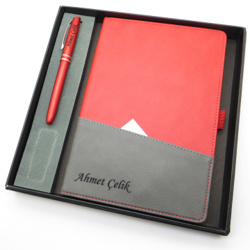 Signator® Codex | N191 Kişiye Özel Defterli Set - İsme Özel Kırmızı Kalem + İsme Özel Kırmızı Defter | İsme Özel Kutusunda Hediyelik Set