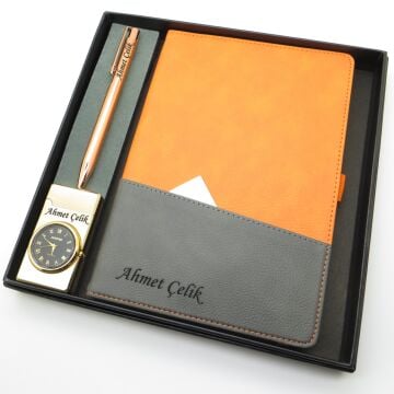 Signator® Codex | N198 Kişiye Özel Defterli Set - İsme Özel Turuncu Kalem + İsme Özel Turuncu Defter + İsme Özel Gold Çakmak| İsme Özel Kutusunda Hediyelik Set