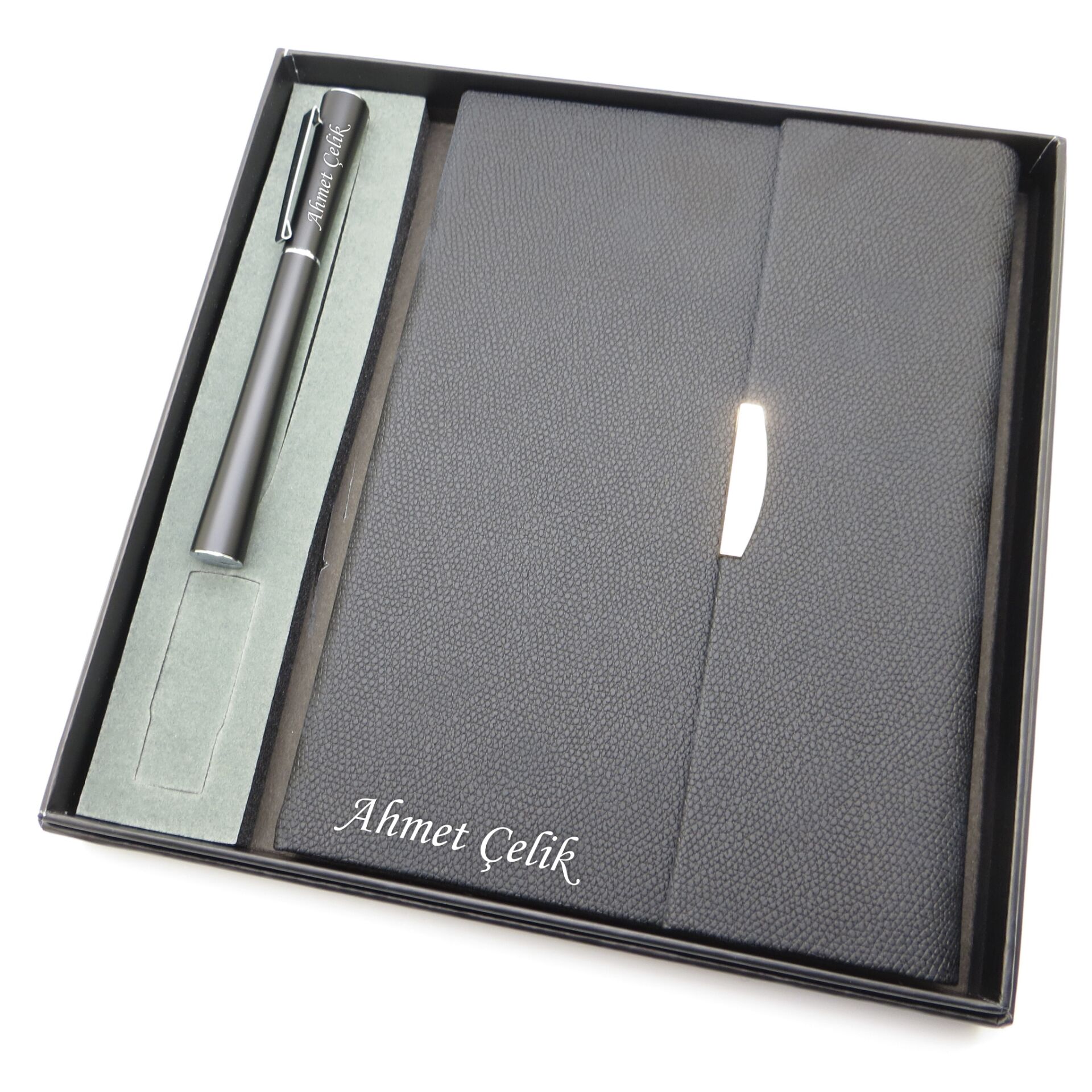 Signator® Codex | N201 Kişiye Özel Defterli Set - İsme Özel Siyah Kalem + İsme Özel Siyah Defter | İsme Özel Kutusunda Hediyelik Set