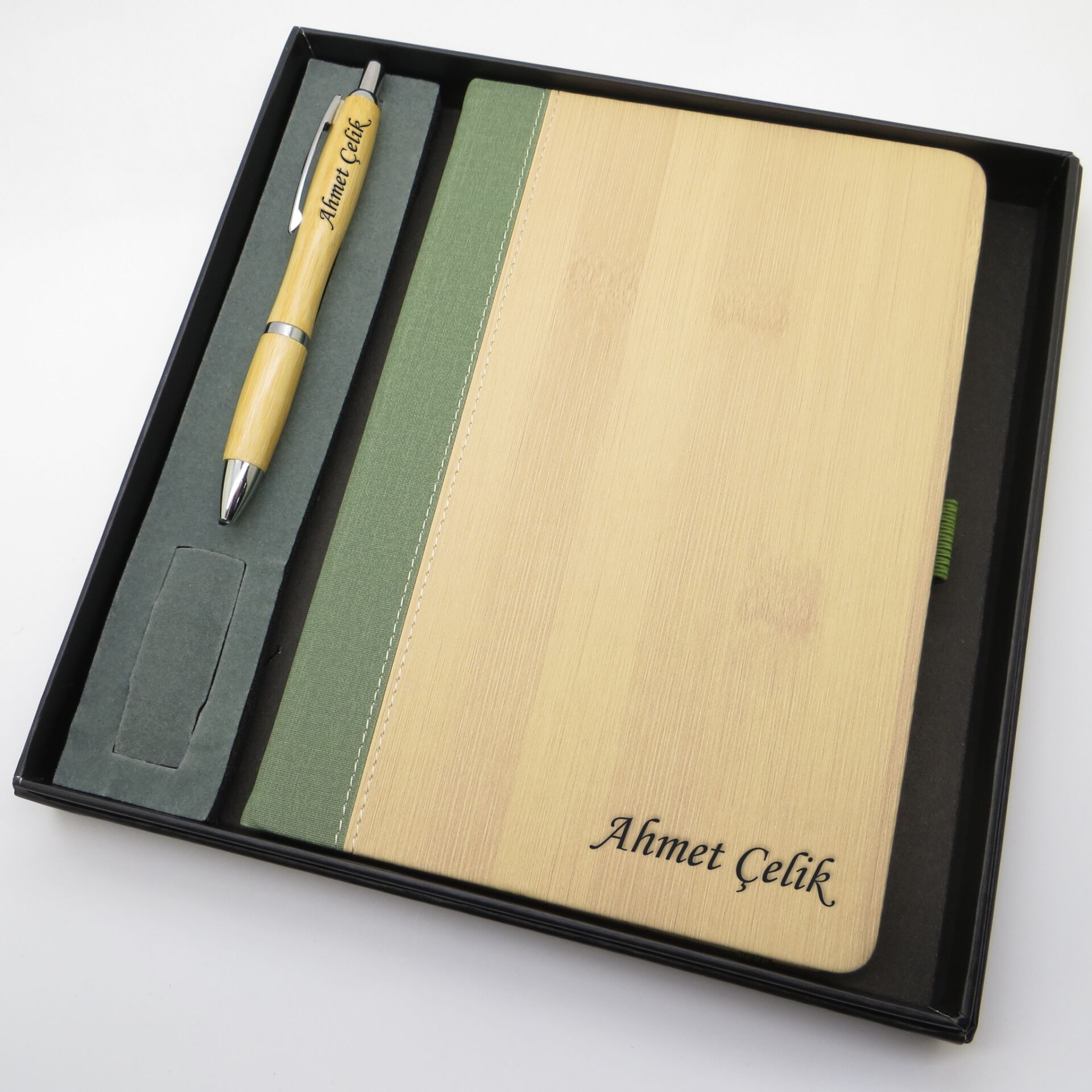 Signator® Codex | N217 Kişiye Özel Defterli Set - İsme Özel Bambu Kalem + İsme Özel Bambu Defter | İsme Özel Kutusunda Hediyelik Set