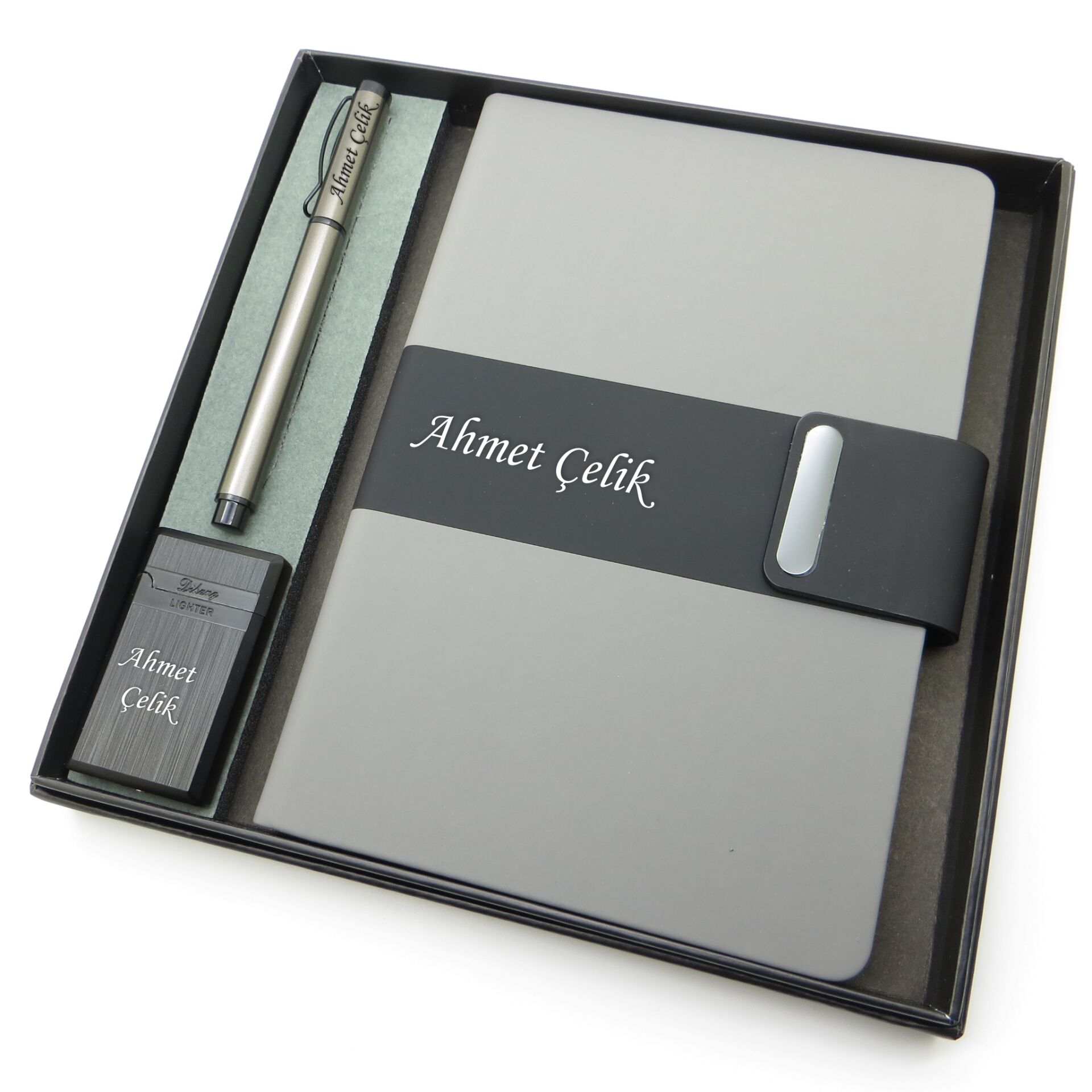 Signator® Codex | N225 Kişiye Özel Defterli Set - İsme Özel Gri Kalem + İsme Özel Gri Defter + İsme Özel Siyah Çakmak | İsme Özel Kutusunda Hediyelik Set