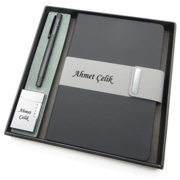 Signator® Codex | N228 Kişiye Özel Defterli Set - İsme Özel Siyah Kalem + İsme Özel Siyah Defter + İsme Özel Gümüş Çakmak | İsme Özel Kutusunda Hediyelik Set
