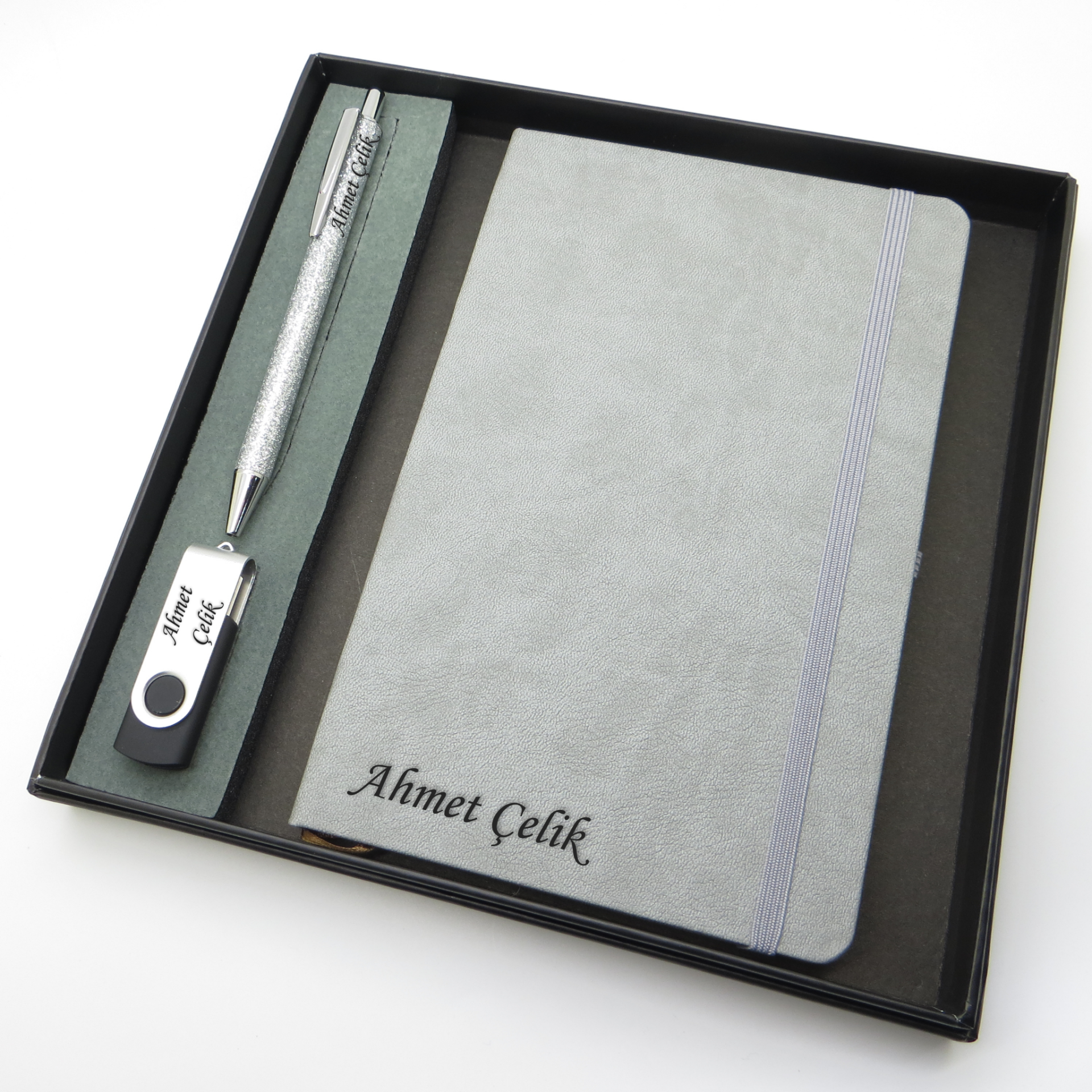 Signator® Codex | N254 Kişiye Özel Defterli Set - İsme Özel Gri Kalem + İsme Özel Gri Defter + İsme Özel 32 GB Usb Bellek| İsme Özel Kutusunda Hediyelik Set