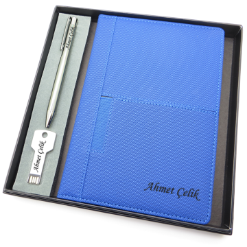 Signator® Codex | N271 Kişiye Özel Defterli Set - İsme Özel Gümüş Kalem + İsme Özel Mavi Defter + İsme Özel 32 GB USB Bellek| İsme Özel Kutusunda Hediyelik Set