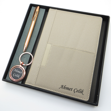 Signator® Codex | N281 Kişiye Özel Defterli Set - İsme Özel Rose Gold Kalem + İsme Özel Bej Defter + İsme Özel Anahtarlık| İsme Özel Kutusunda Hediyelik Set