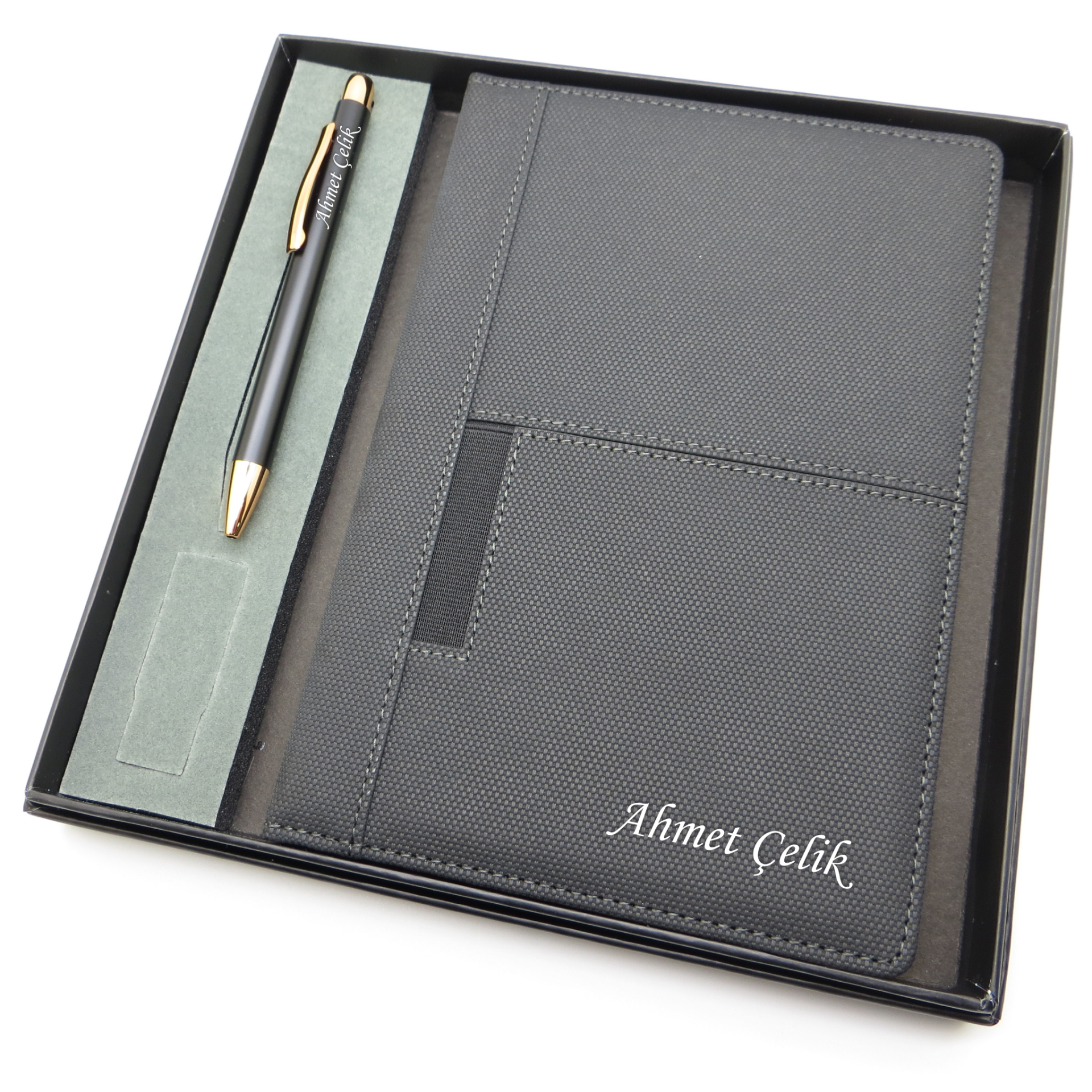 Signator® Codex | N284 Kişiye Özel Defterli Set - İsme Özel Siyah Kalem + İsme Özel Siyah Defter | İsme Özel Kutusunda Hediyelik Set