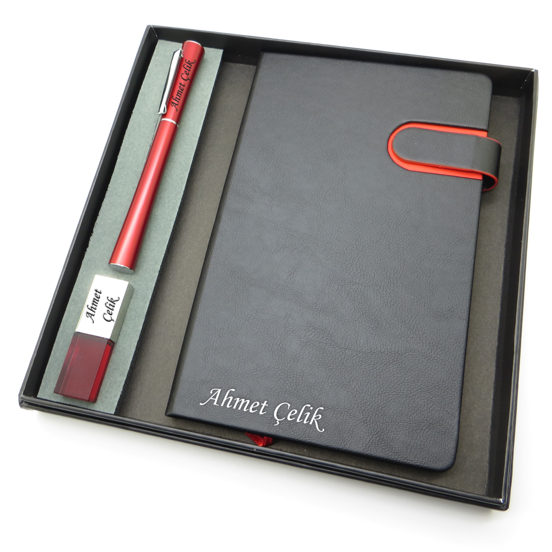 Signator® Codex | N288 Kişiye Özel Defterli Set - İsme Özel Kırmızı Kalem + İsme Özel Siyah Defter + İsme Özel 32 GB USB Bellek| İsme Özel Kutusunda Hediyelik Set
