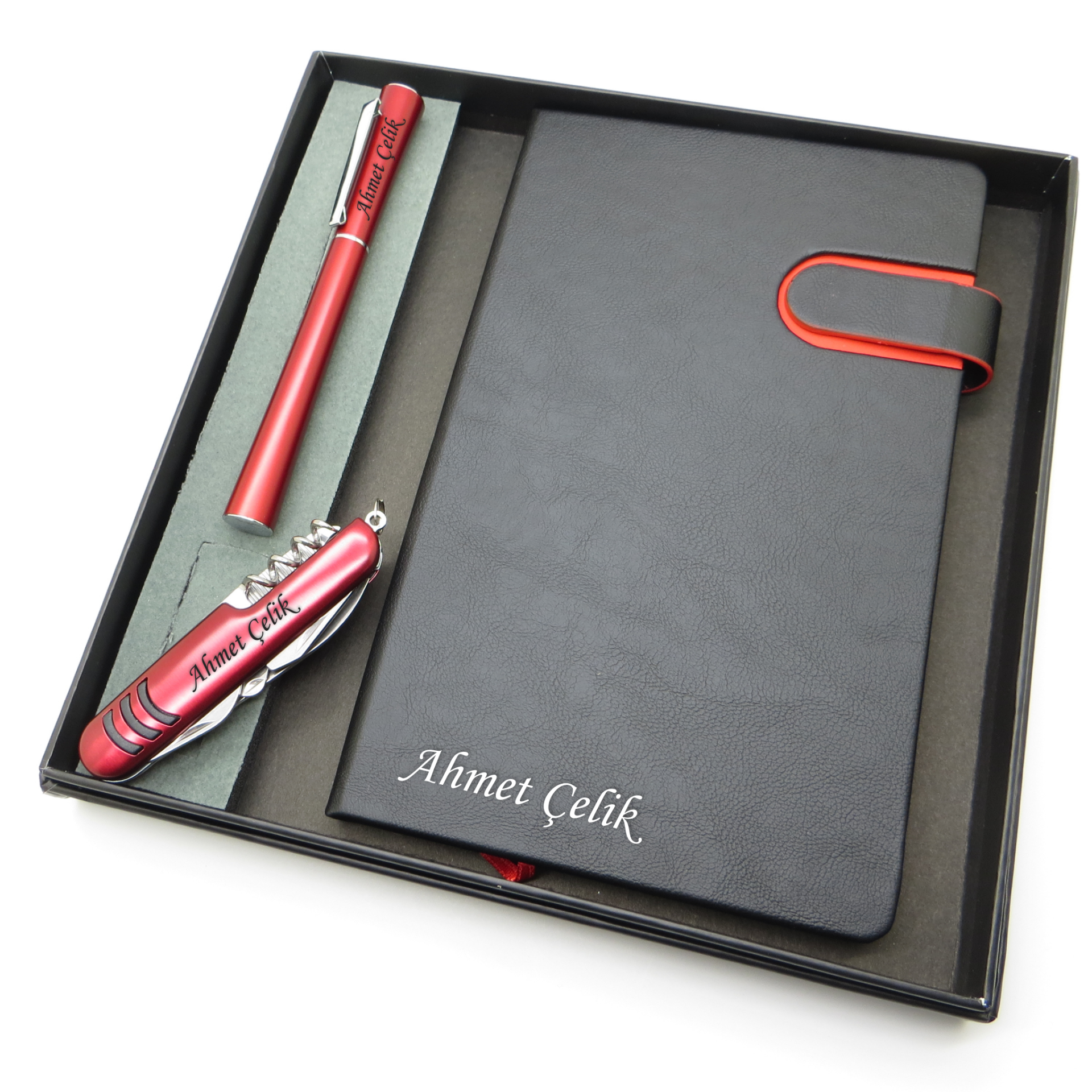 Signator® Codex | N289 Kişiye Özel Defterli Set - İsme Özel Kırmızı Kalem + İsme Özel Siyah Defter + İsme Özel Kırmızı Çakı| İsme Özel Kutusunda Hediyelik Set