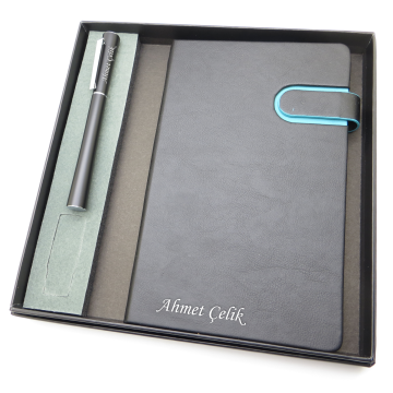 Signator® Codex | N291 Kişiye Özel Defterli Set - İsme Özel Siyah Kalem + İsme Özel Siyah Defter | İsme Özel Kutusunda Hediyelik Set