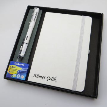 Signator® Codex | N317 Kişiye Özel Defterli Set - İsme Özel Beyaz Dolma Kalem + İsme Özel Beyaz Defter + Yedek Kartuş| İsme Özel Kutusunda Hediyelik Set