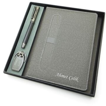 Signator® Codex | N343 Kişiye Özel Defterli Set - İsme Özel Gri Kalem + İsme Özel Gri Defter + İsme Özel Anahtarlık | İsme Özel Kutusunda Hediyelik Set