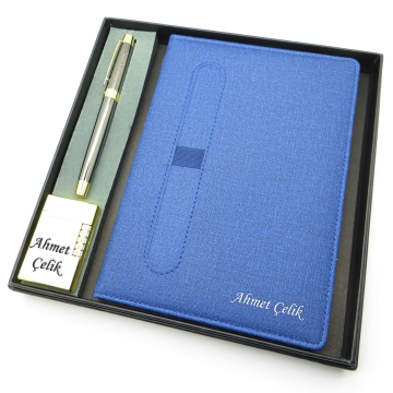 Signator® Codex | N344 Kişiye Özel Defterli Set - İsme Özel Gri Kalem + İsme Özel Mavi Defter + İsme Özel Gold Çakmak | İsme Özel Kutusunda Hediyelik Set