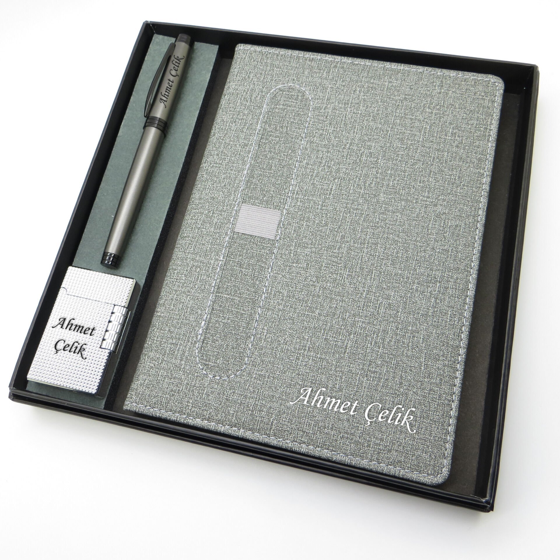 Signator® Codex | N345 Kişiye Özel Defterli Set - İsme Özel Gri Kalem + İsme Özel Gri Defter + İsme Özel Gümüş Çakmak | İsme Özel Kutusunda Hediyelik Set