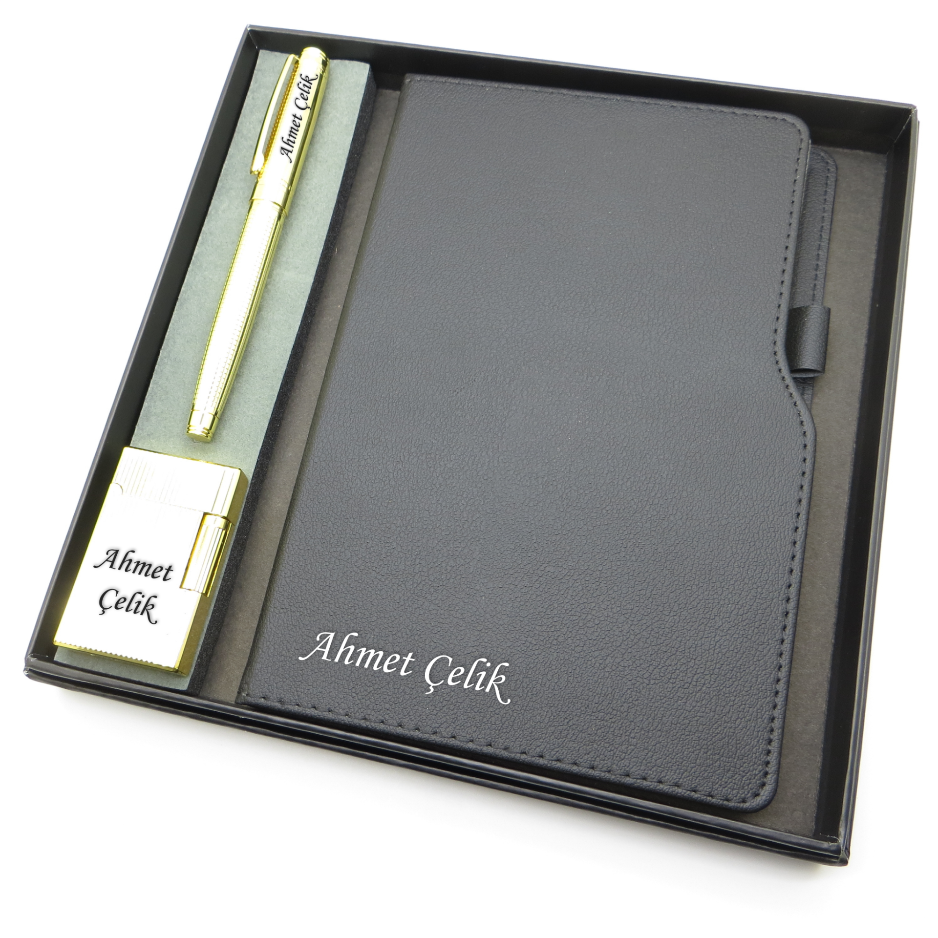 Signator® Codex | N354 Kişiye Özel Defterli Set - İsme Özel Gold Kalem + İsme Özel Siyah Defter + İsme Özel Gold Çakmak | İsme Özel Kutusunda Hediyelik Set