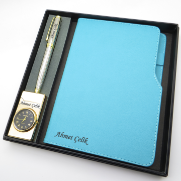 Signator® Codex | N364 Kişiye Özel Defterli Set - İsme Özel Gümüş Kalem + İsme Özel Turkuaz Defter + İsme Özel Gold Çakmak | İsme Özel Kutusunda Hediyelik Set