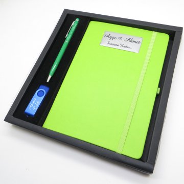 Wings SG111 İsme Özel Mavi-Yeşil Hediyelik Set | Kalem + 16GB. Usb Bellek + 15x21 Defter | Hepsi İsme Özel