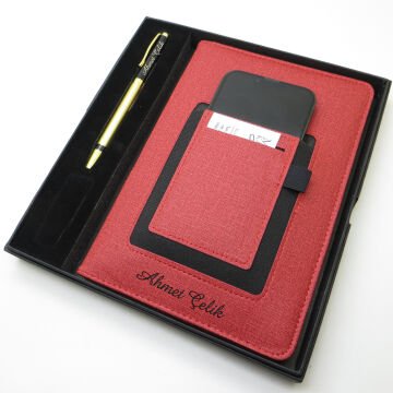 İsme Özel Kırmızı Kanguru Defter & İsme Özel Metal  Kalem Seti (Öğretmenler Günü veya başka bir mesaj işlenebilir)