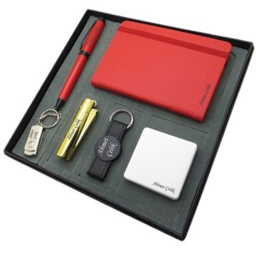 Signator® Fragum | İsme Özel Set - 32 Gb. Usb Bellek + Çakmak + Not defteri  + Anahtarlık + Kalem ve El Aynası | Kişiye Özel Hediyelik Set
