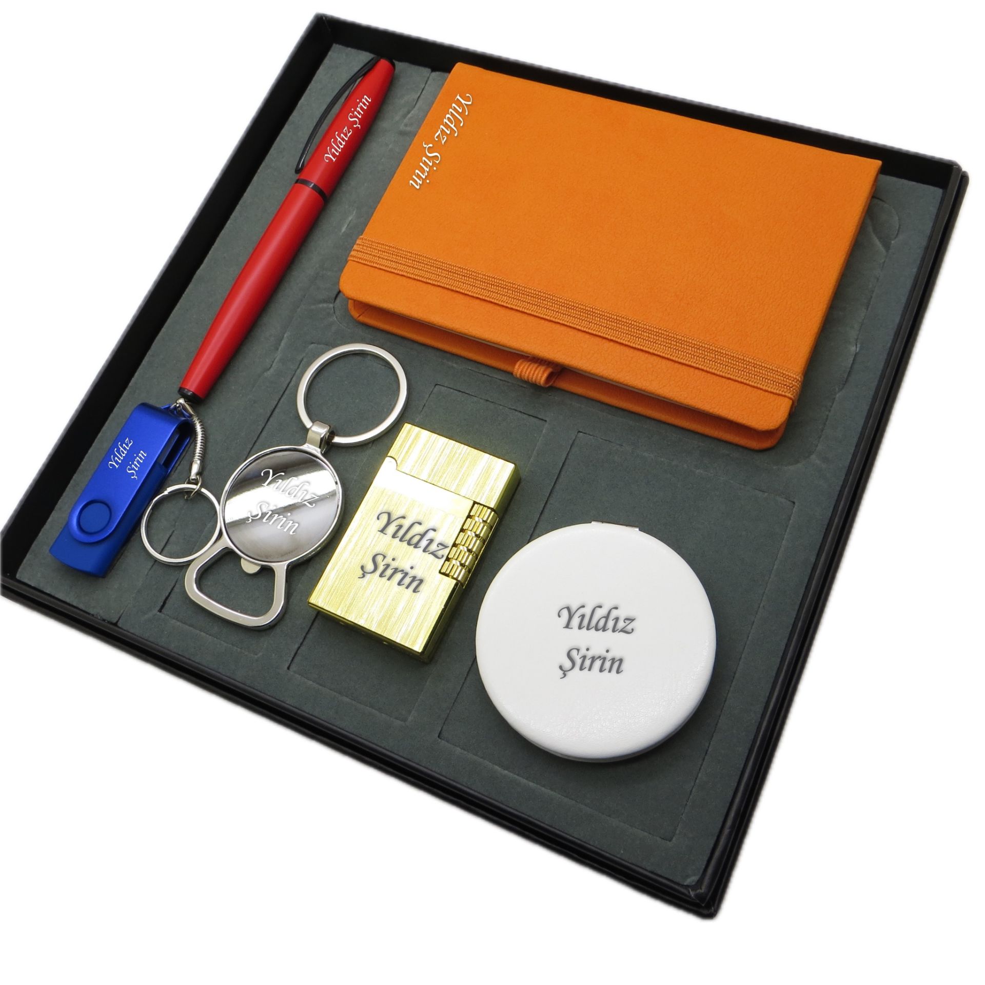 Signator® Cuprinia | İsme Özel Set - 32 Gb. Usb Bellek + Çakmak + Not defteri  + Anahtarlık + Kalem ve El Aynası | Kişiye Özel Hediyelik Set