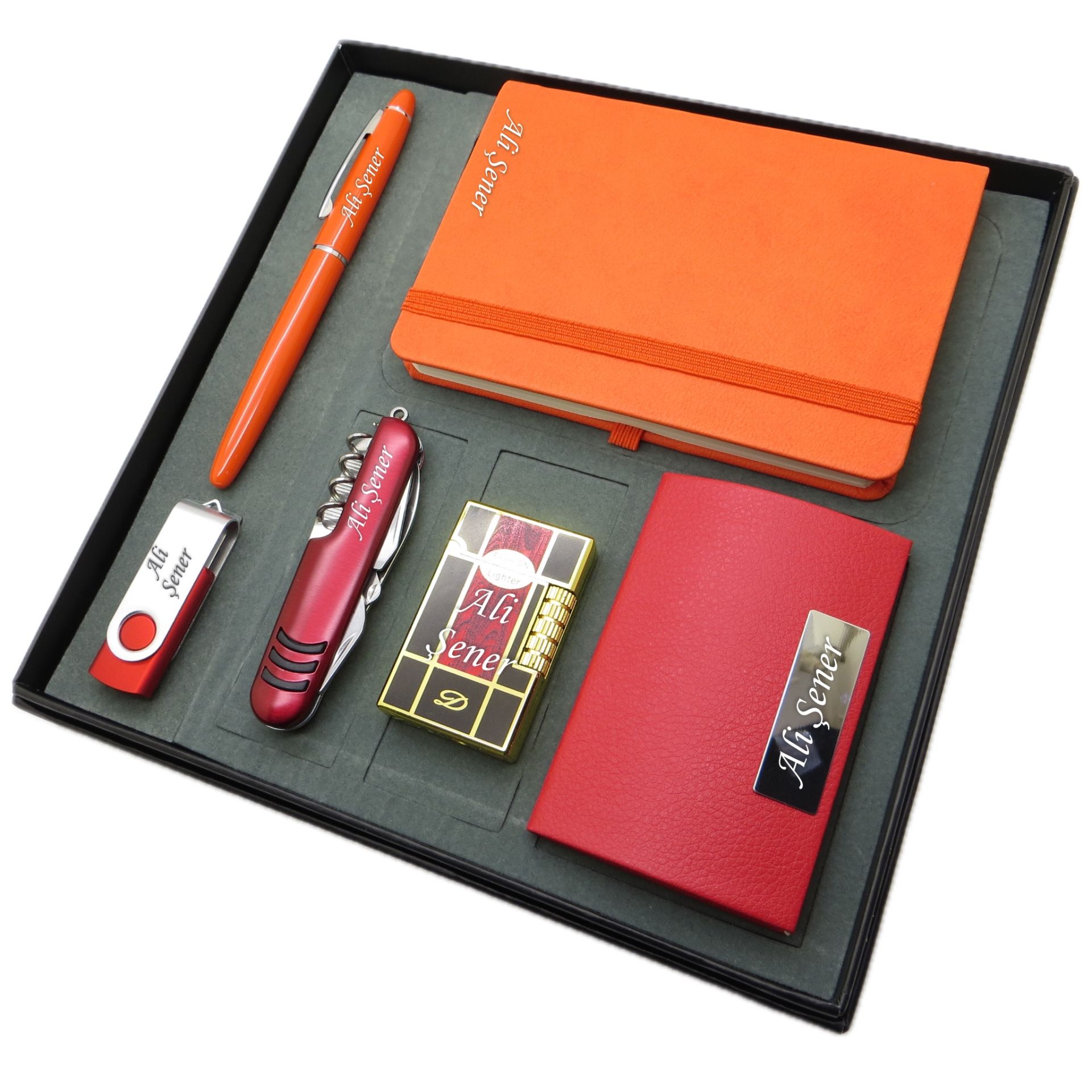 Signator® Volcan | İsme Özel Set - 32 Gb. Usb Bellek + Çakmak + Not Defteri  + Fonksiyonlu Çakı + Kalem ve El Aynası | Kişiye Özel Hediyelik Set