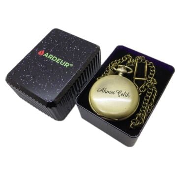 Ardeur® Vintage Roma Sayıları Kabartmalı Desen İşlemeli Pirinç İsme Özel Lüks Cep Saati | Köstekli Saat