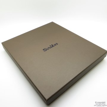 Scrikss İsme Özel Deri Tablet Portföy Hediye Seti MD-563 Siyah | A4 Deri Defter + Touch Kalem | Scrikss Kalem | İsme Özel Kalem | Hediyelik Set
