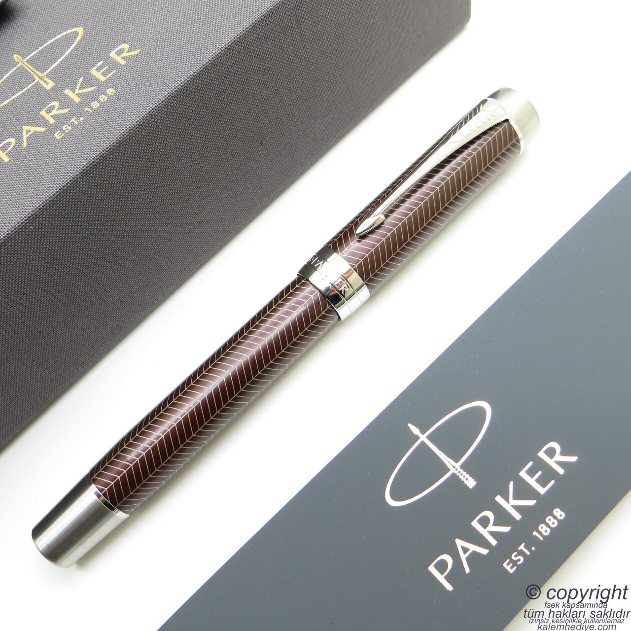 Parker Duofold Prestij Bordo Chevron CT 18K Altın Uç Dolma Kalem | Parker Kalem | İsme Özel Kalem | Hediyelik Kalem